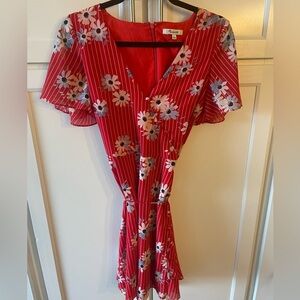 Flowy red madewell dress with flowers and beautiful accents